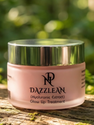 Placed_this_jar_on_a_rustic_wooden_log_surface_lus_delpmaspu,.