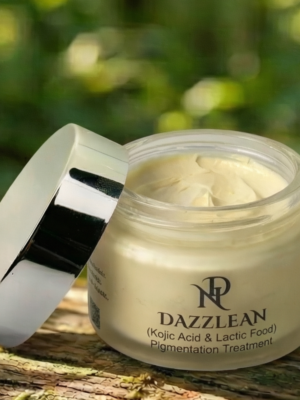 Placed_this_jar_on_a_rustic_wooden_log_surface_lus_delpmaspu (5)