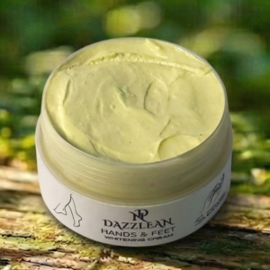 Placed_this_jar_on_a_rustic_wooden_log_surface_lus_delpmaspu (7)