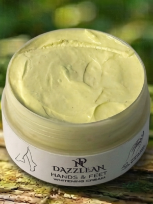 Placed_this_jar_on_a_rustic_wooden_log_surface_lus_delpmaspu (7)